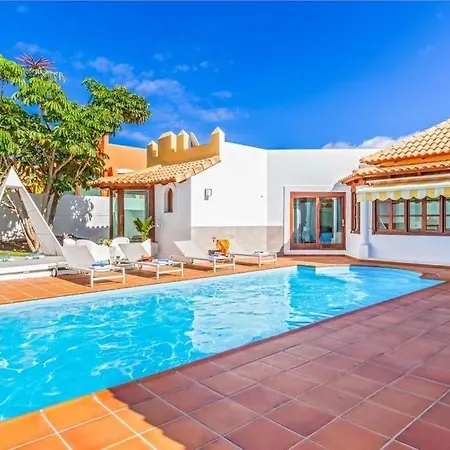 别墅 Sleeps 6 Pool Air Con Wifi