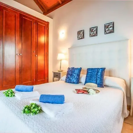 别墅 Sleeps 6 Pool Air Con Wifi *